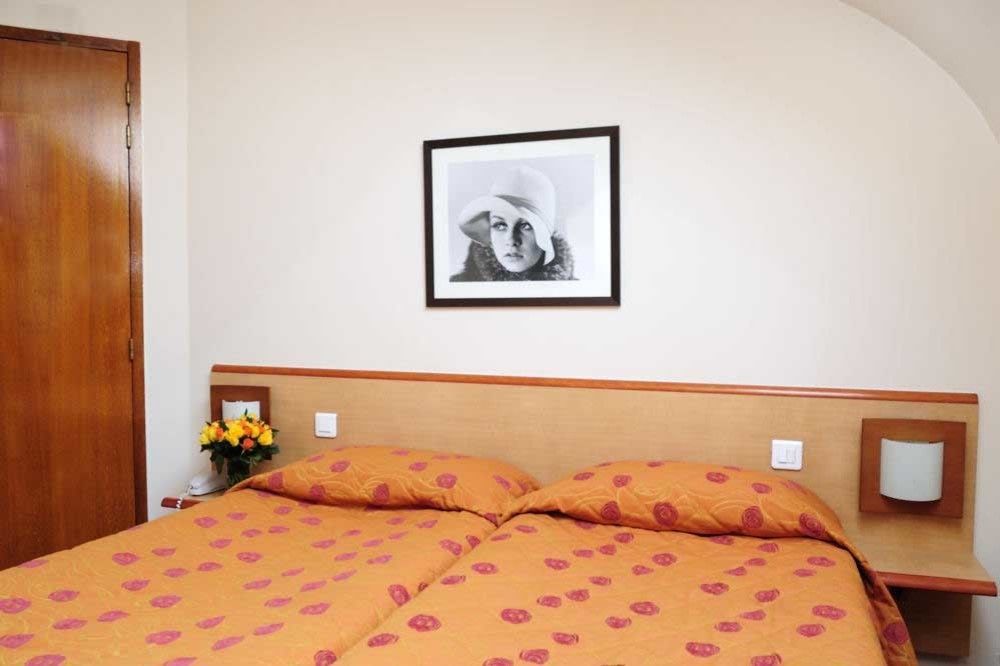Hotel Hospitel Paris Luaran gambar