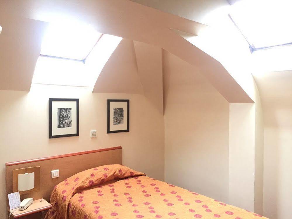 Hotel Hospitel Paris Luaran gambar